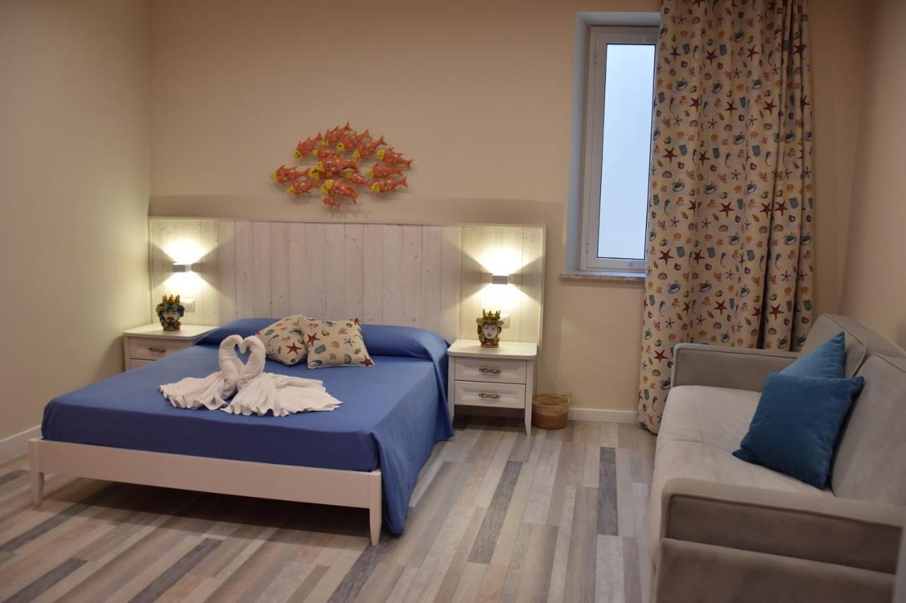 B&B Marina Blu Giardini Naxos Eksteriør bilde