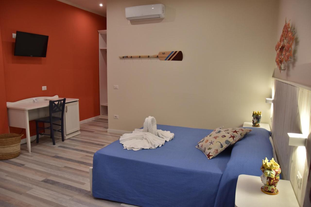 B&B Marina Blu Giardini Naxos Eksteriør bilde